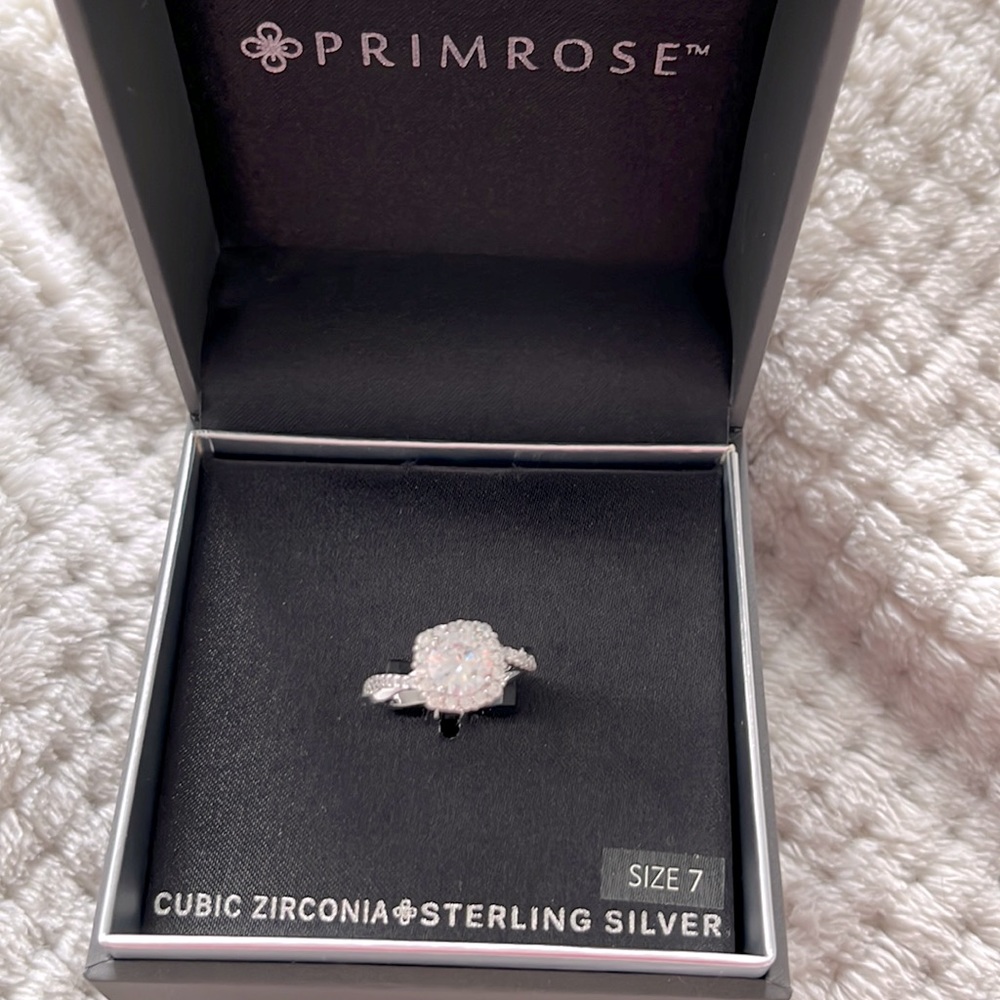 NWT 💍 Size 7 Cocktail/Engagement Ring
